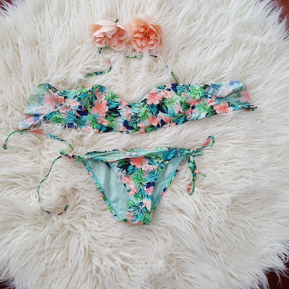 Forever 21 Floral Bikini - Picture 1 of 4
